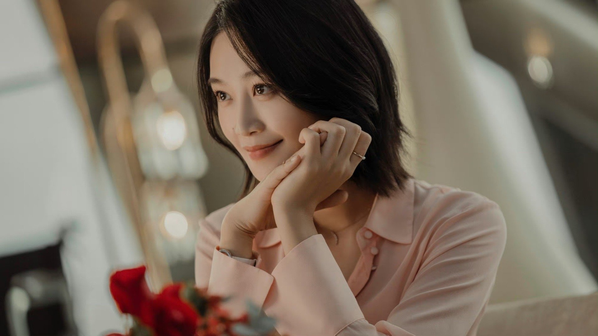 #蓝盈莹新剧前脚千金后脚进村#蓝盈莹还是太全面了，上一次见还是知性千金，优雅大方