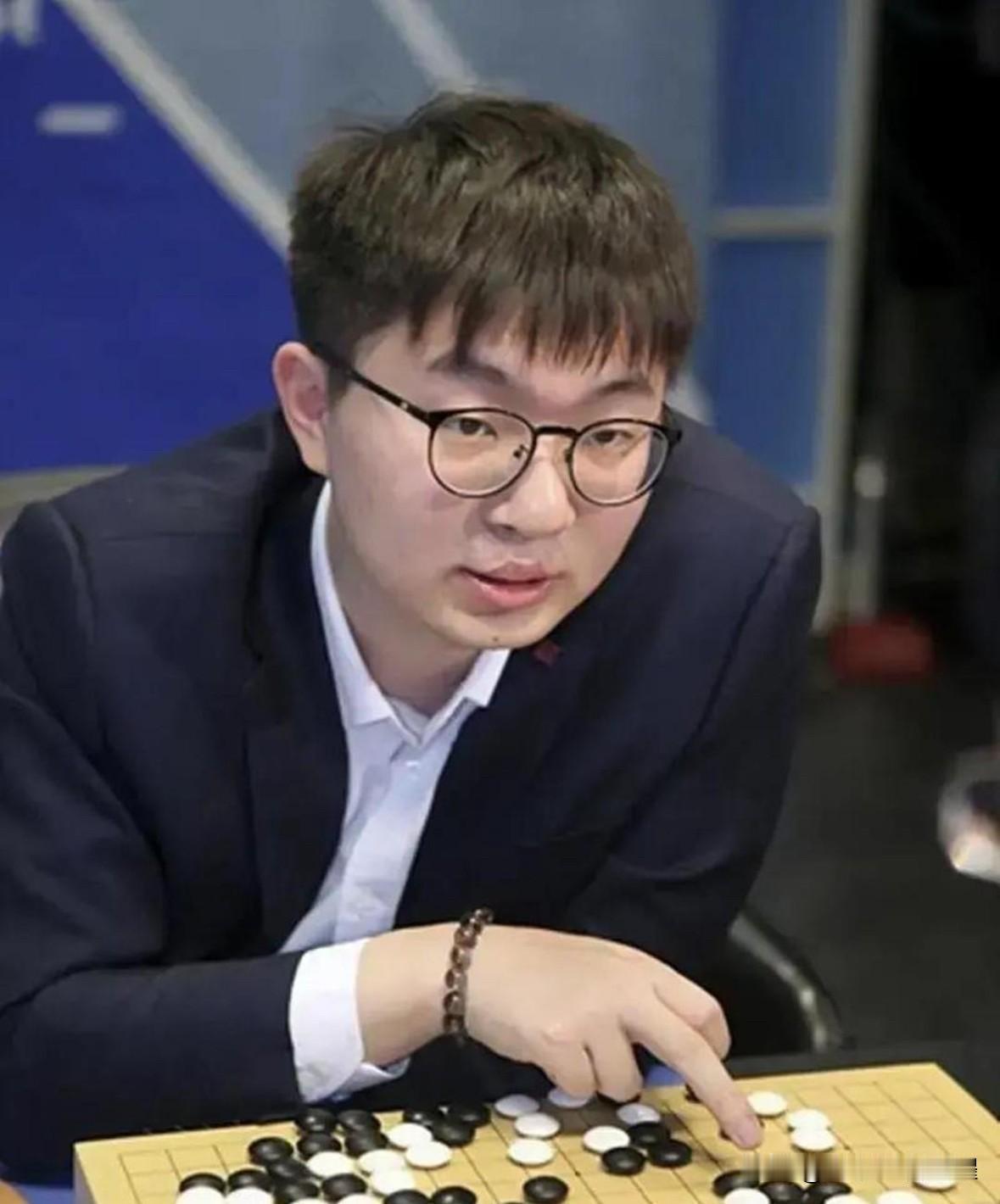 15:50农心杯速报。
第28届农心杯世界围棋团体赛，正在进行中，中国棋手杨鼎新