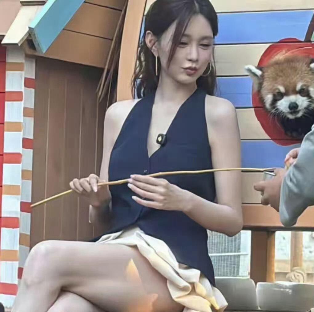 沈梦辰她真白啊！！ ​​​