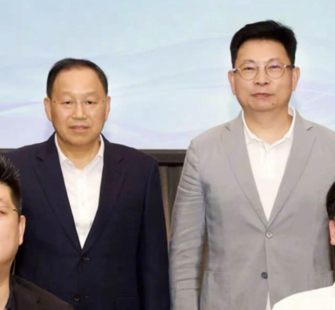 赛力斯华为“复合”，不是感情深，是分手太贵！

赛力斯和华为闹了半个月“分手”，
