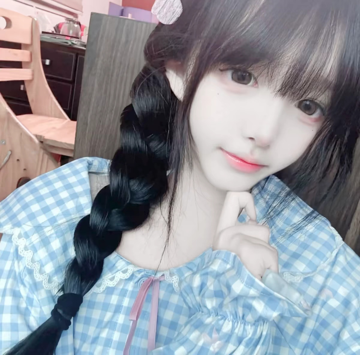 𝙒𝙚𝘾𝙝𝙖𝙩高清女生头像ins风｜氛围感｜女头｜高清 ︱ 图源网  
