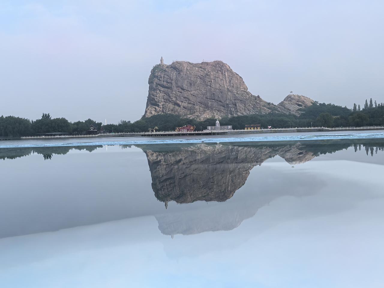 早就知道望儿山景区里增设了天空之镜的景点，但是一直没有去。不过在朋友圈里倒是看见