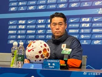 望岳在现场，宿茂臻总结0-4输球，透露韩鹏在更衣室里第一时间承担责任网页链接