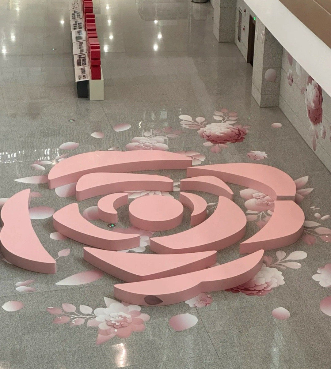 重庆江北机场算是唯一一个能让游客躺着休息的机场了 ​​​