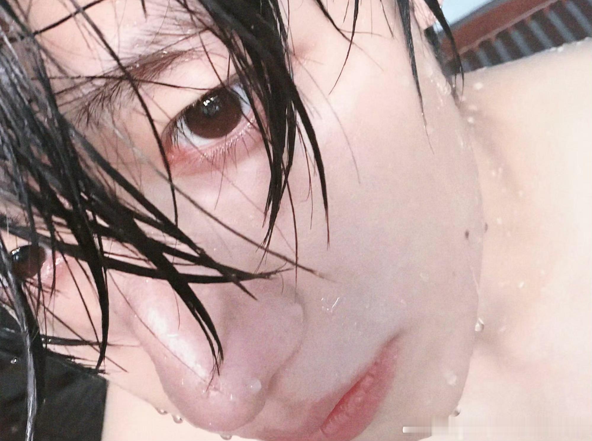 朱志鑫湿发裸上身谁看了不沦陷……[流鼻血]天蝎男的小心思。为朱志鑫守护星愿 ​​