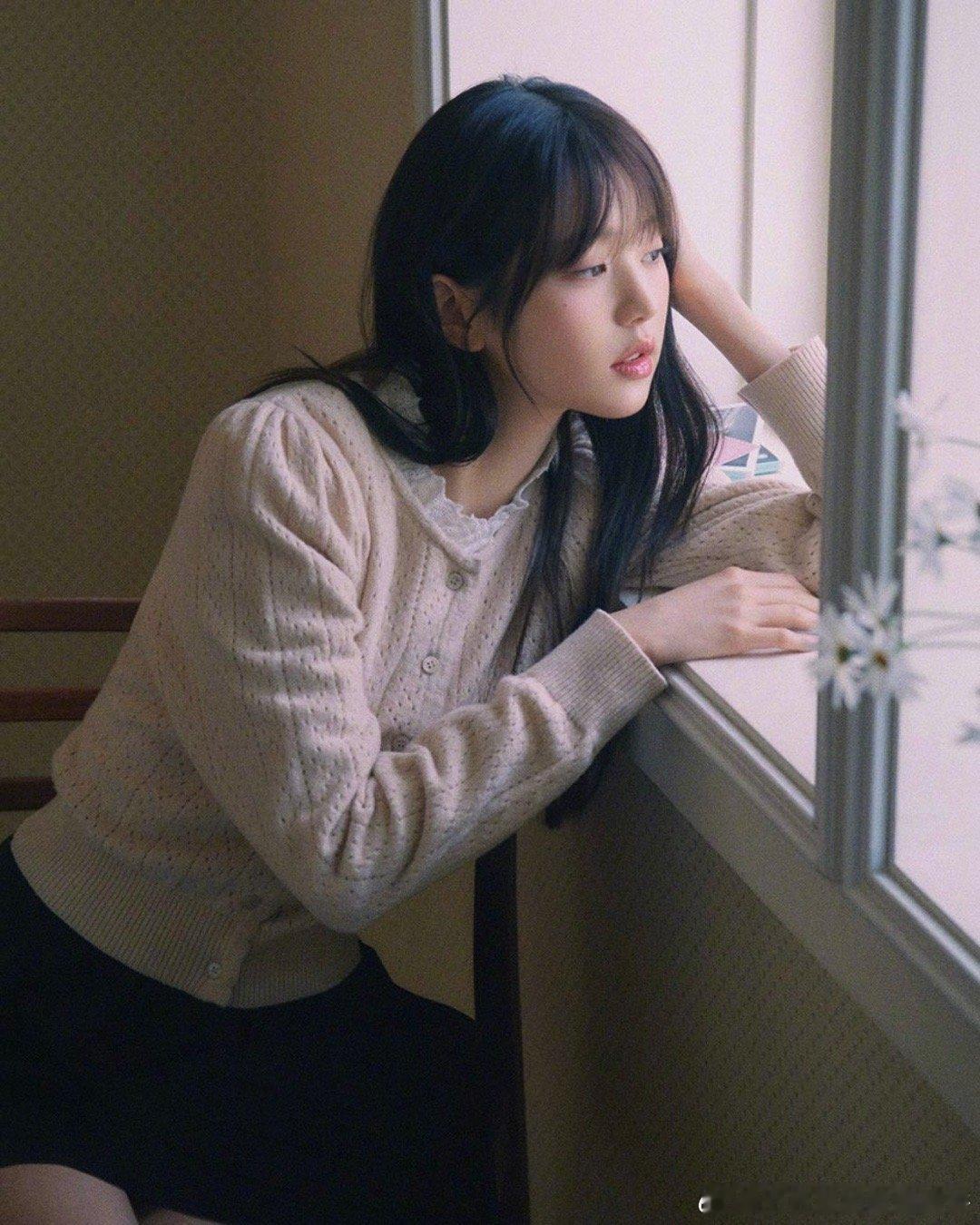 张元英拍服装广告也像画报 ​​​