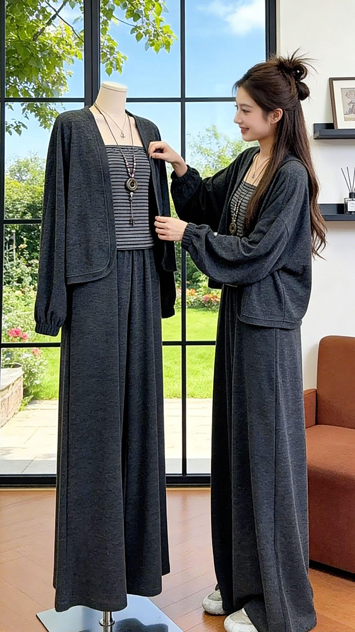 春天就爱这种不费力的好看！软糯亲肤的三件套，条纹吊带搭灯笼袖开衫，配垂感阔腿裤，