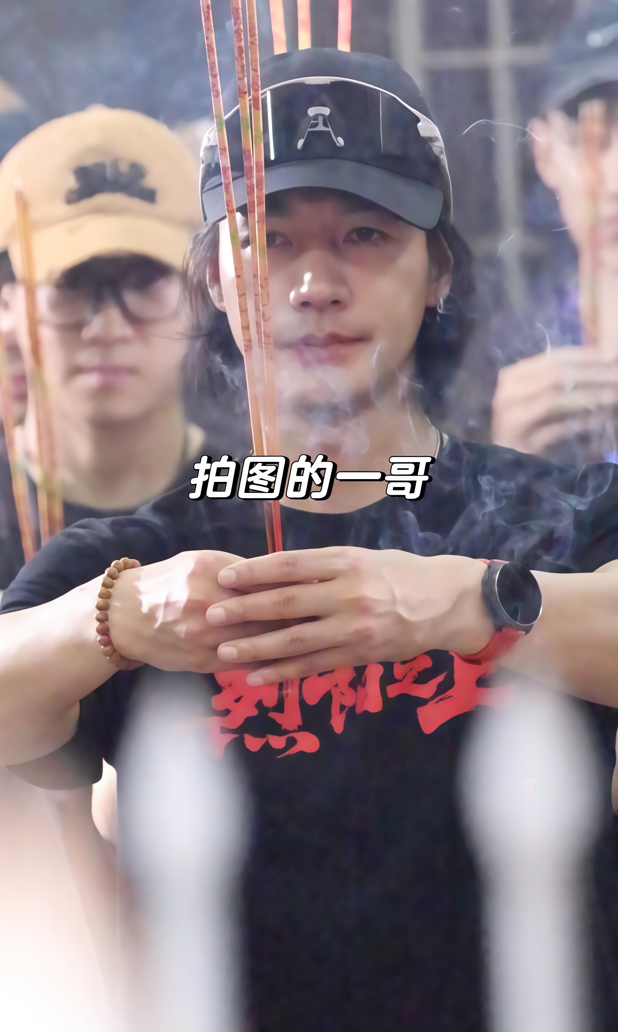 向全世界安利此沙 是努力贴近角色的沙沙超刻苦的，恭喜～开机大吉，拍我最爱的悬疑剧