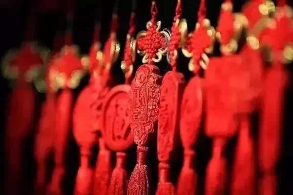 经常用正念、善念去想别人，你心中没有计较，你已经拥有了慈悲。 