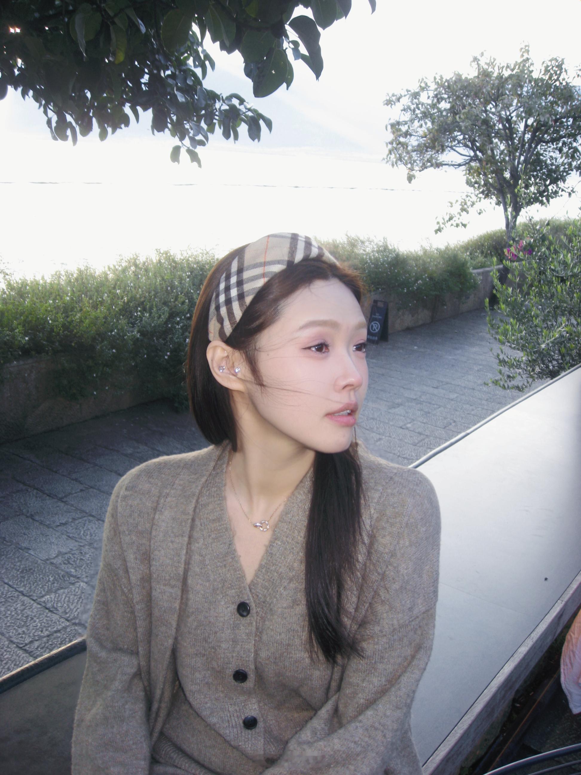 认真出片的背后电瓶西施和霍比特星哈哈哈哈哈哈爆笑狗还追着我跑 