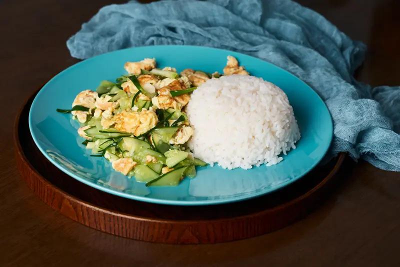 你吃过什么奇葩的减肥食谱?试过不少离谱减肥食谱，黄瓜鸡蛋七日餐，全天只吃黄瓜水煮