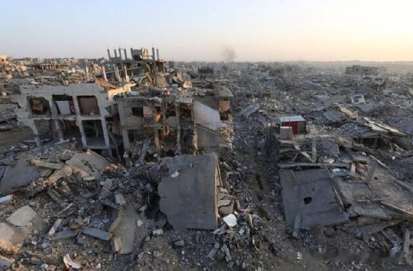 俄罗斯在外交谈判持续进行之际对
乌克兰发动大规模无人机和导弹袭
袭击。
乌克兰空