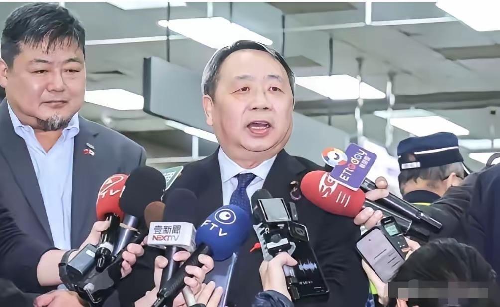 真的想不通，明明是一个中国人怎么会投靠日本，居然把名字改成了石平太郎，真的有些认