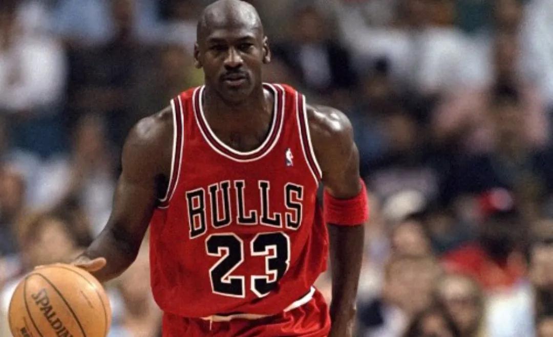 NBA单次季后赛之王——得分700+
季后之战，巨星显威，成色如何，数据说明。
