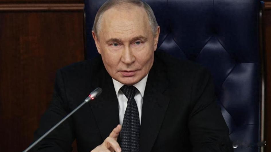 【普京怒批西方：斥“猪盟友”，亮核底牌】12月17日，普京对欧洲领导人言辞犀利，