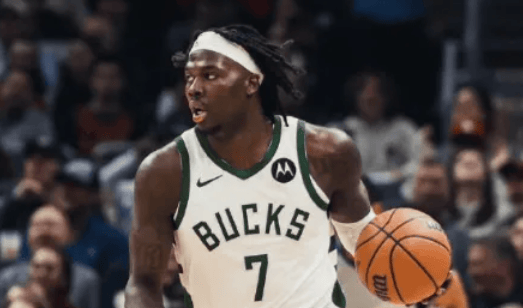 骑士和前锋克里斯-利文斯顿达成了一份双向合同