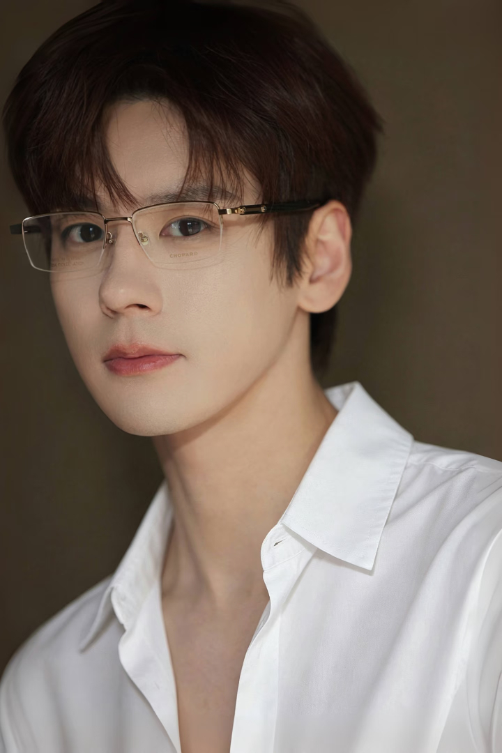 哥哥👓焊在脸上好不