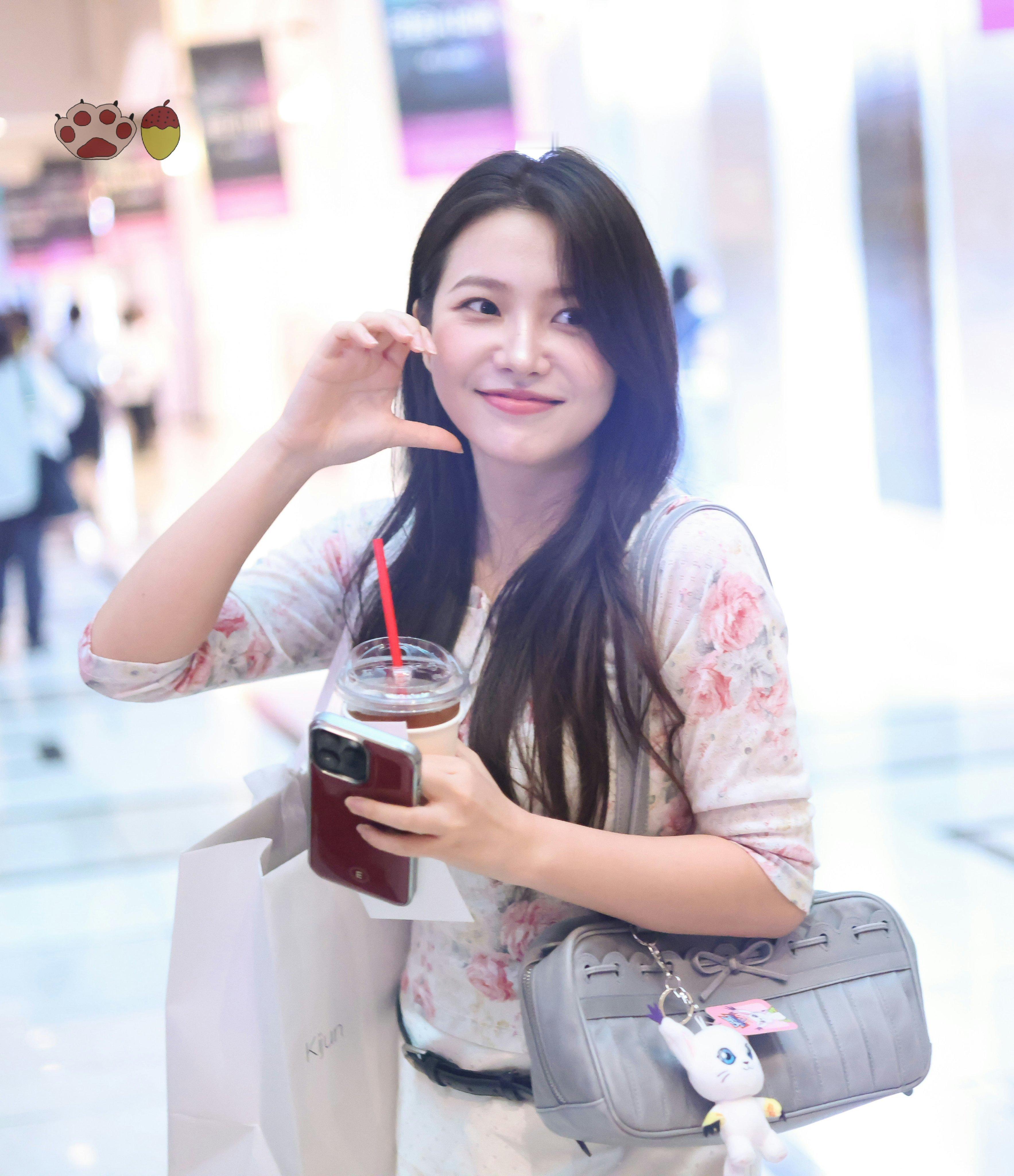 YERI🌊金艺琳 蔚蓝之春徐安娜 260813 试映会©️logo 