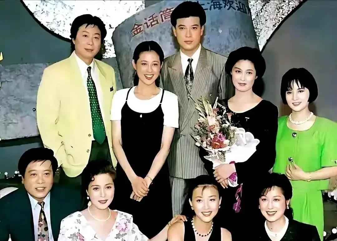 你知道吗？头部MCN选主播，有传统媒体经历的薪资直接高出35%——但观众看他们的