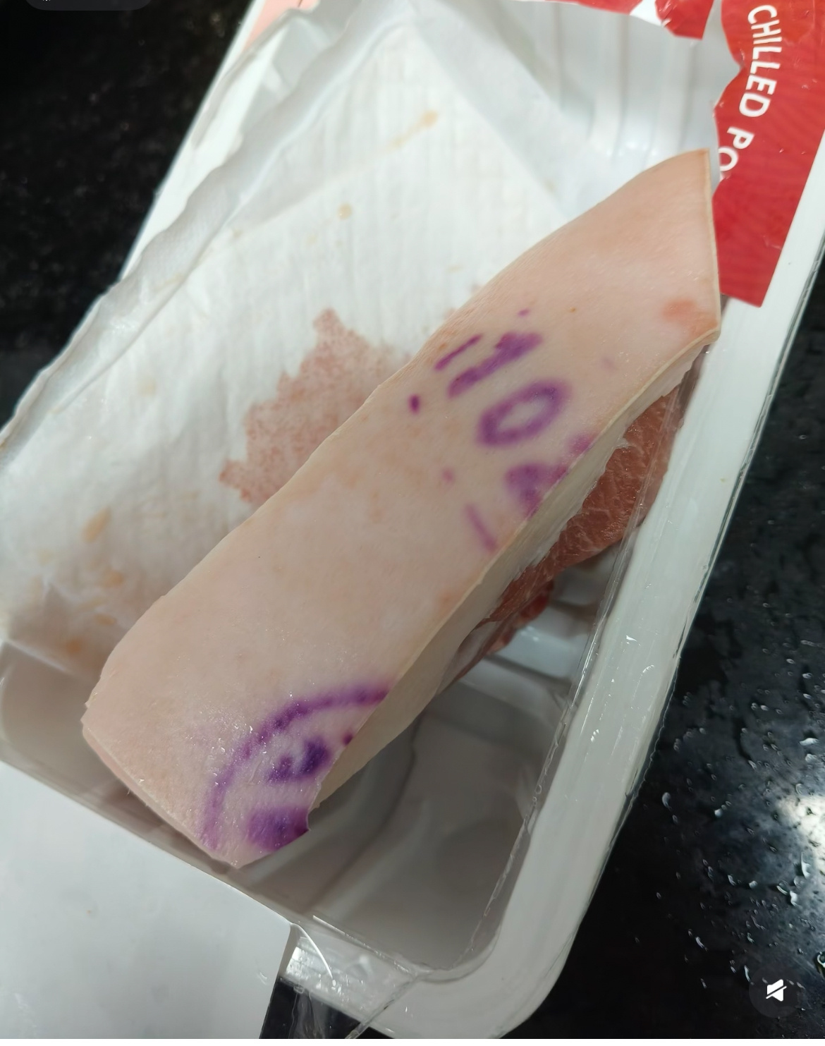 金硕珍粉丝不用洗广场了，跟硕珍哦吧身上的紫色印章一样洗不掉的 ​​​