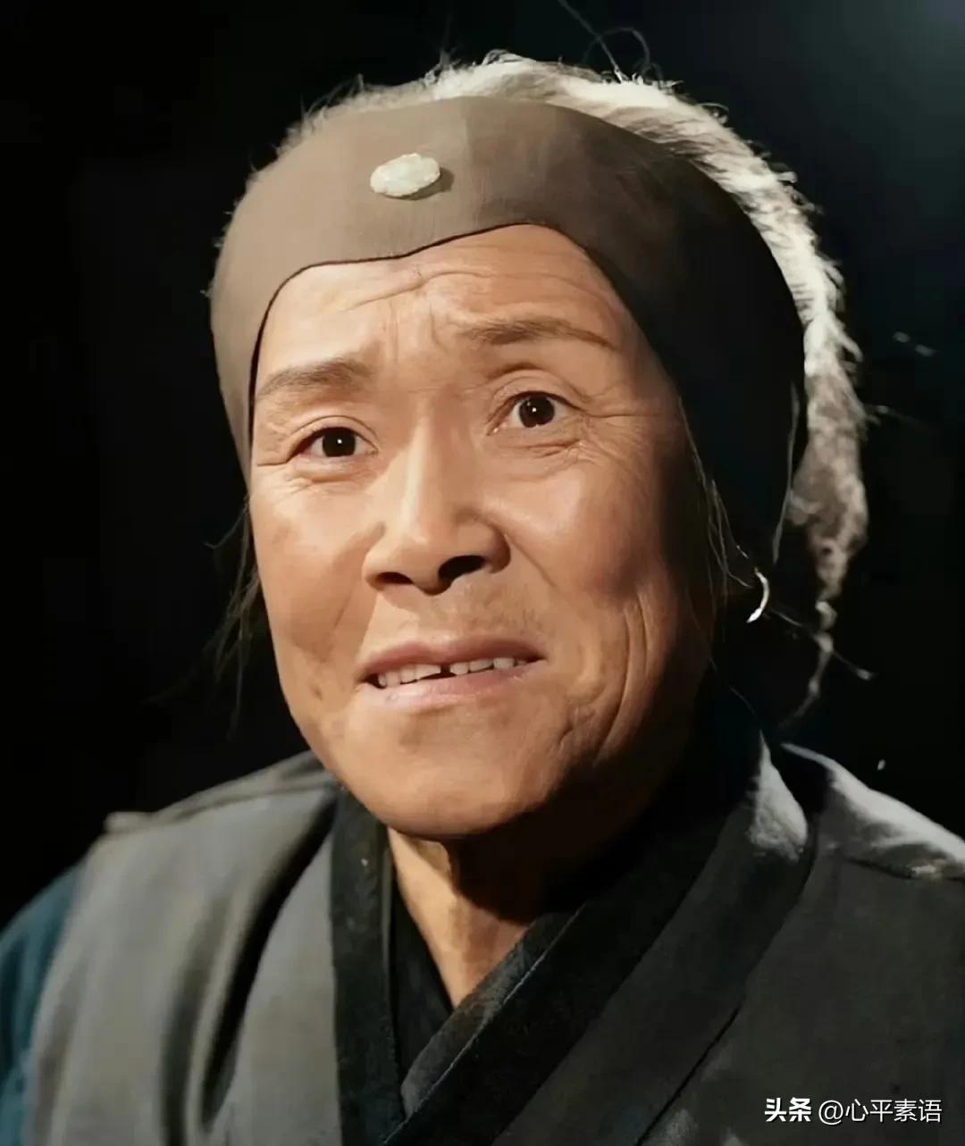 “刘姥姥”走了，95岁，喜丧。

可看到她的死因，我却突然有点破防。不是疾病，不