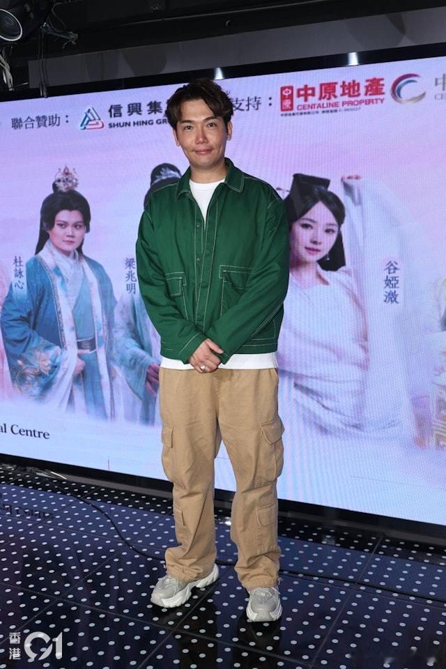 黃建東評女星胸型惹爭議被轟不尊重女性 認遭公司提醒：絕非有意冒犯.TVB藝人黃建