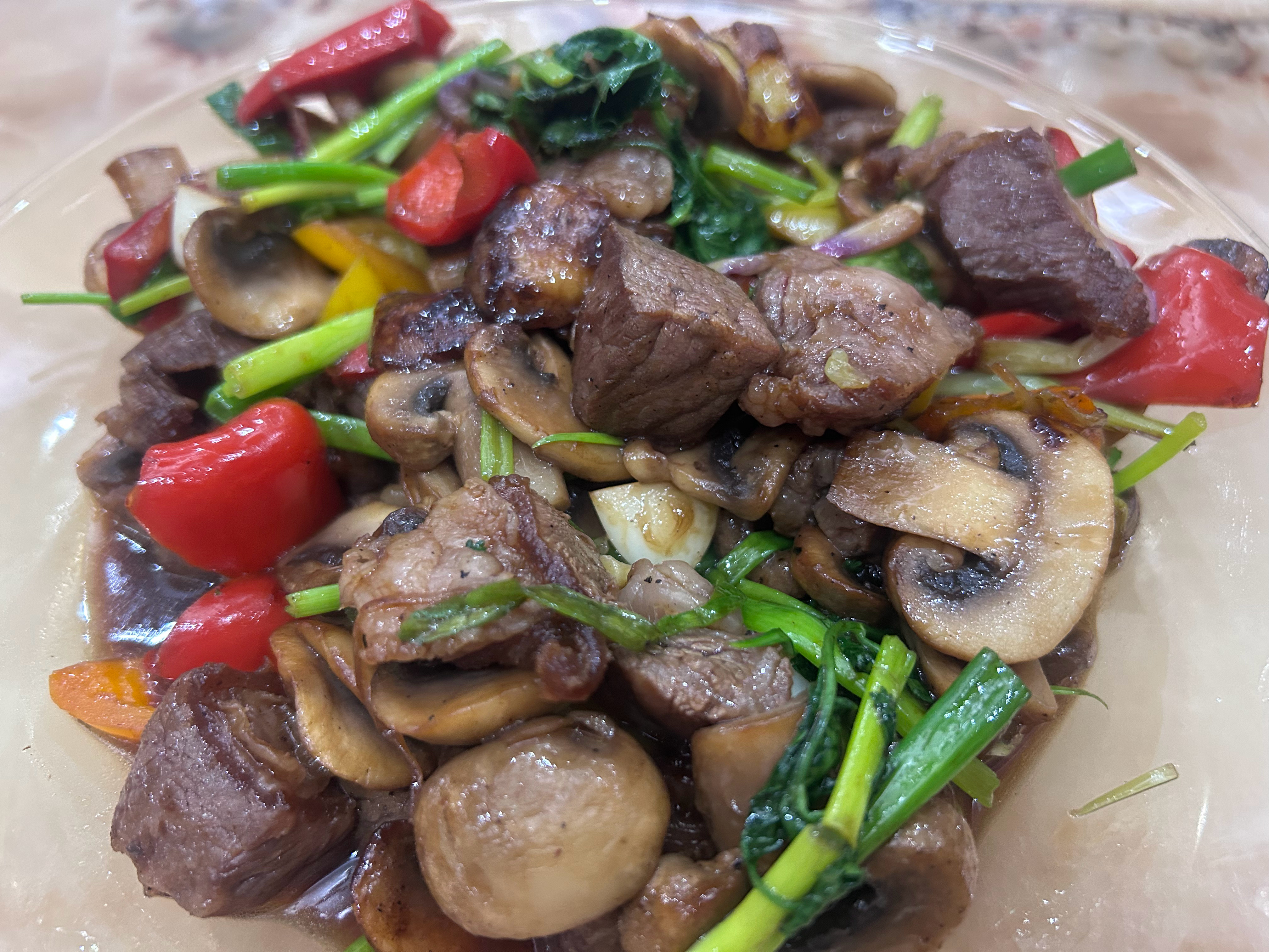 小陈厨房 真的超级好吃，人间美味！我跟小陈说我给这道菜至高评价！人间美味！小陈看