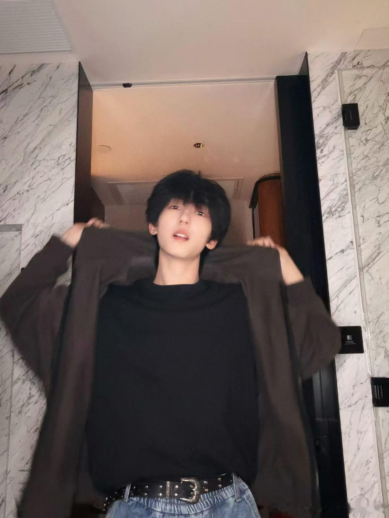 杨博文新歌开头导入杨博文 新歌高音获赞 开局即封神！杨博文清澈音色稳稳撑起《异常