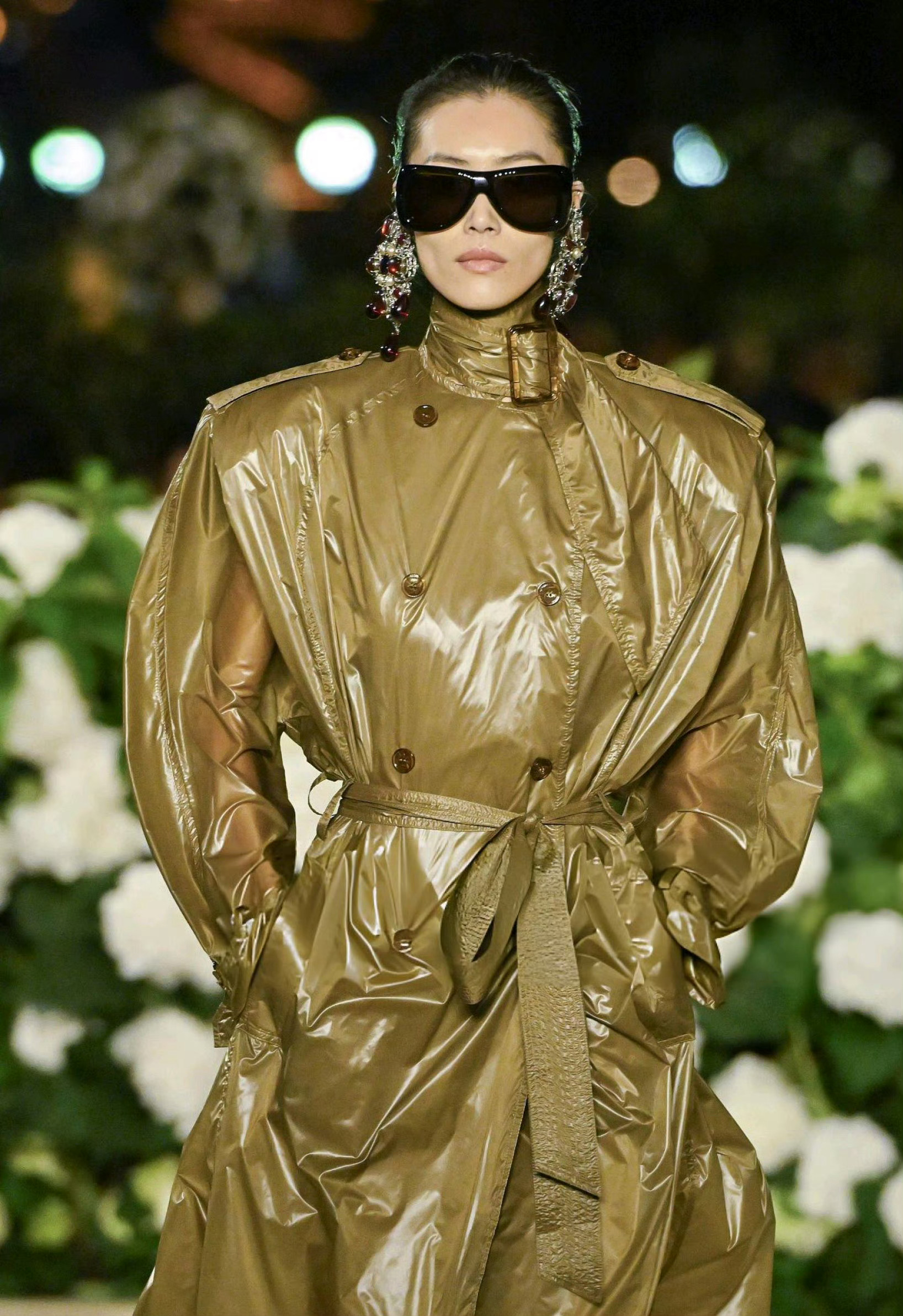 刘雯SAINT LAURENT Summer2026 巴黎时装周 夏季系列大秀 