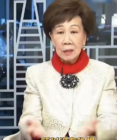 现在的台湾出现了怪现象，主张 “台独” 的民进党党员吕秀莲、沈富雄、吴子嘉等人开