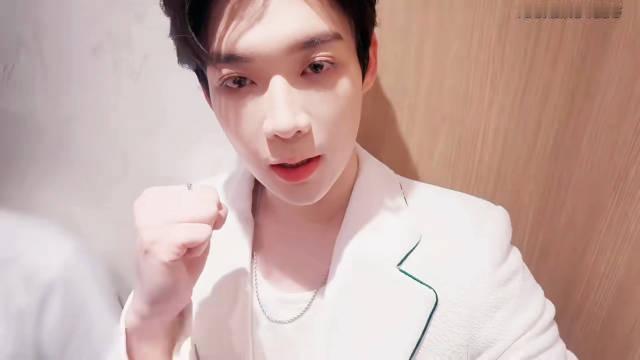 #金允植香港见面会vlog#
中文说得越来越好啦[收到]