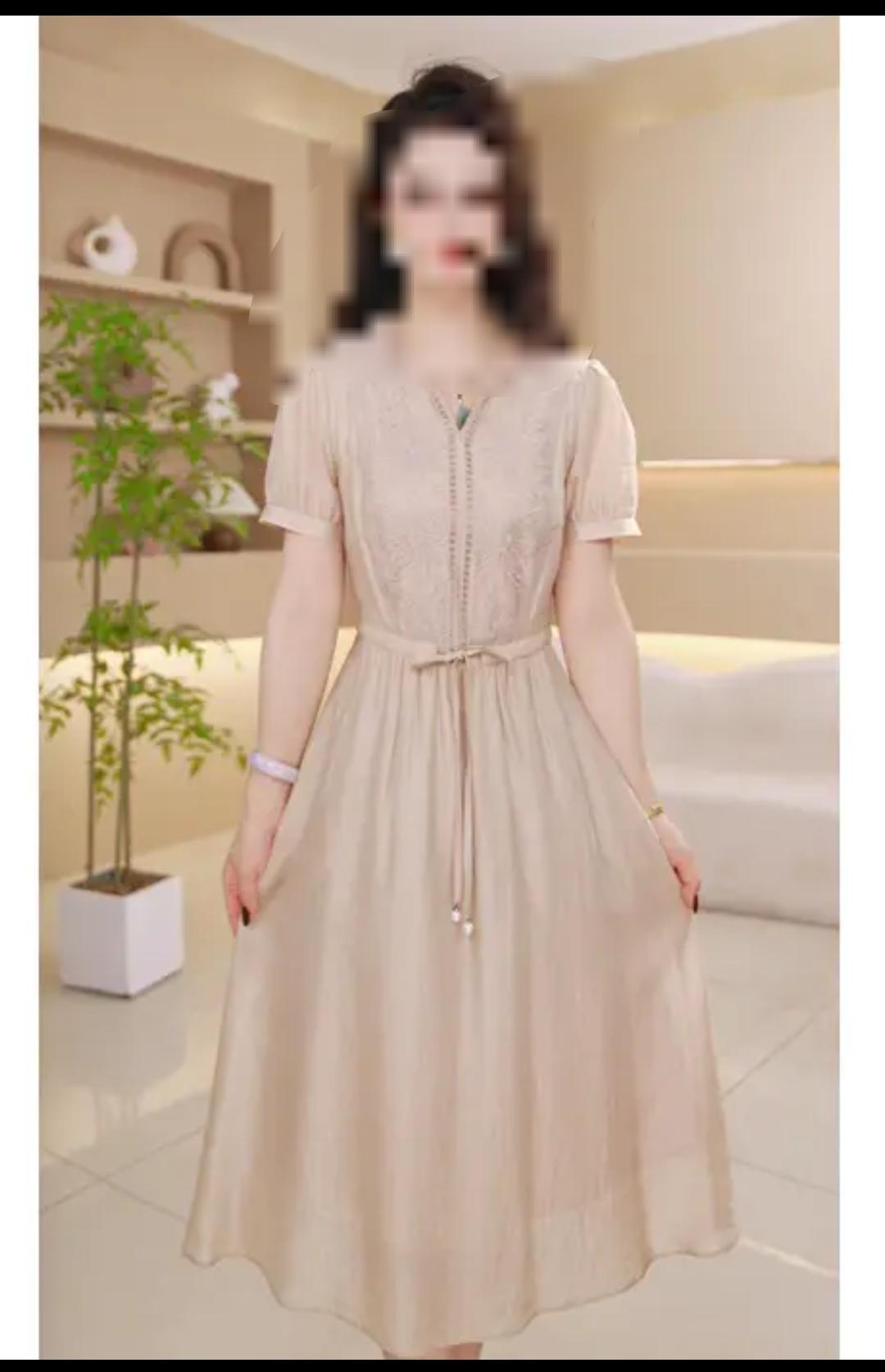 现在经济不允许呀。这件衣服放在购物车好久了。一直都舍不得买。要是以前我想都不想直