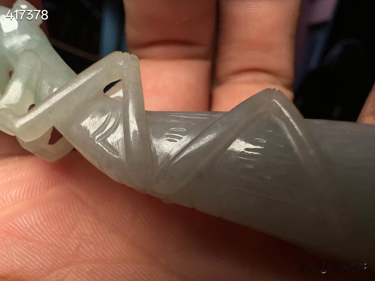 清中期翡翠螳螂捕蝉笔架