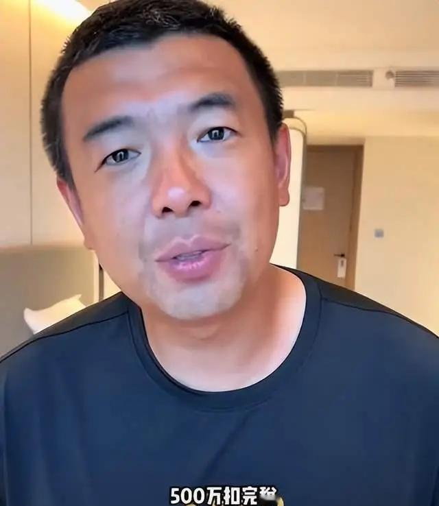 “高薪低能VS养家糊口，球员薪资该咋整？”徐亮一句“税前500万不够养家”，评论