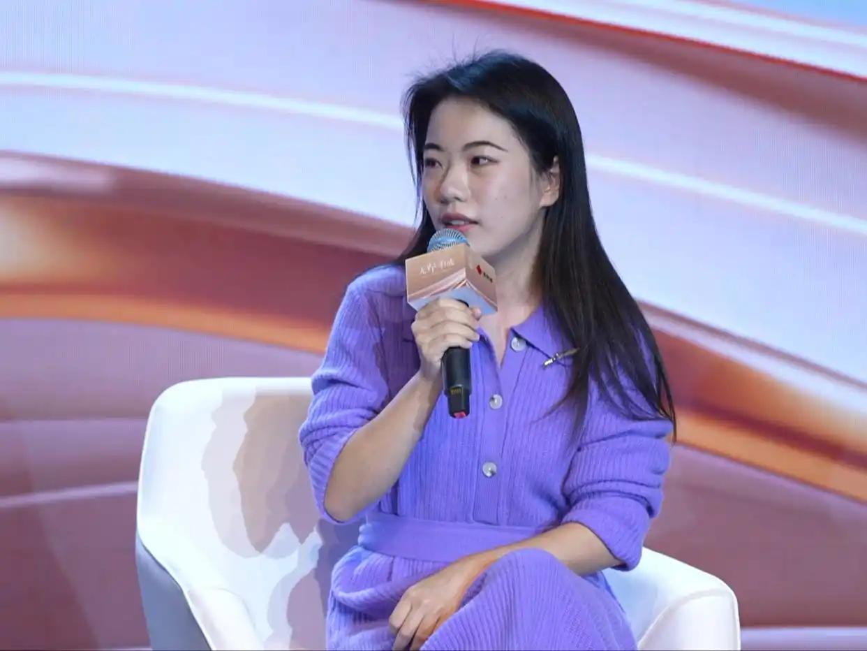 蒋方舟打破沉默，今天在公众号发声，

断然否认清华大学肖鹰教授对她论文造假的指控