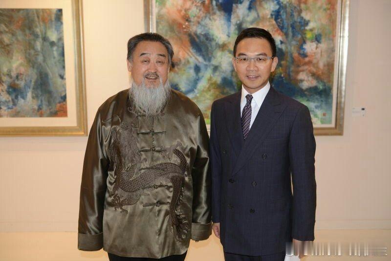 秦树明巴黎巡展纪实
 
我的欧洲五国巡展第二站，落地世界艺术之都巴黎，于驻巴黎新
