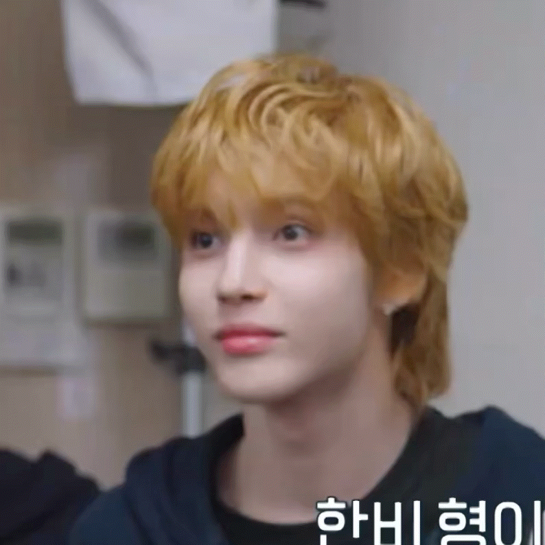 可是角落生物只会这样萌萌地看着你 