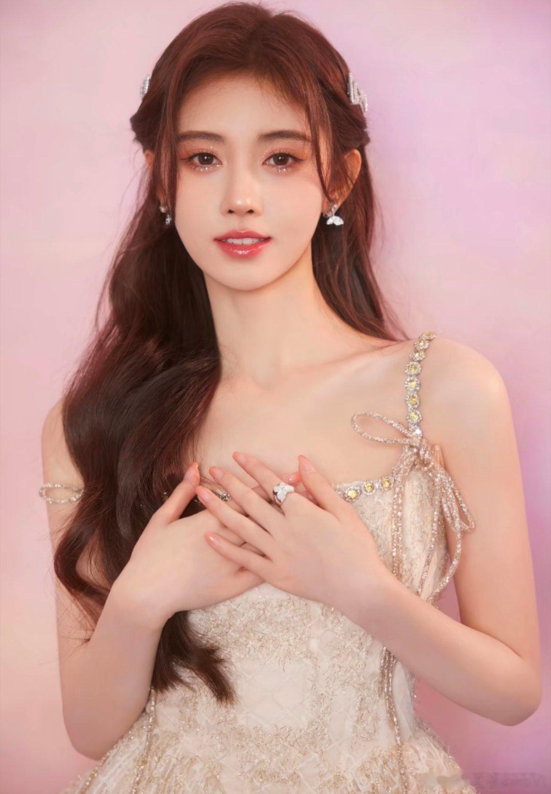 丝芭起诉鞠婧祎不正当竞争丝芭因合约分歧起诉鞠婧祎不正当竞争，双方纠结补充协议真伪