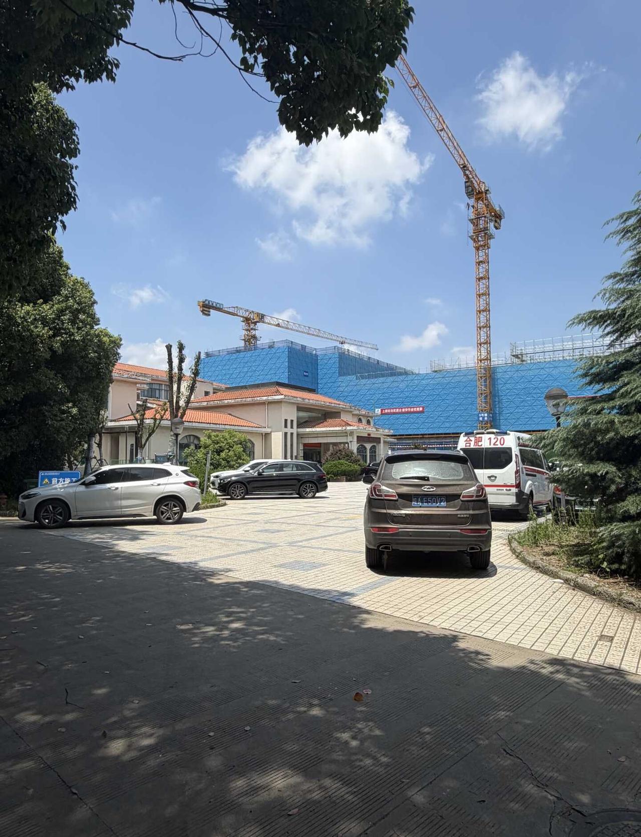记我一闪而过的羞愧之心
到ct室从侧门走会路过厕所 还没进门就看到一位大爷在费劲