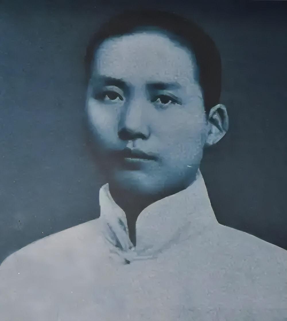 1921年，两特务拽住毛主席问“你认识毛泽东吗？找到赏你5块大洋，”毛主席却说“