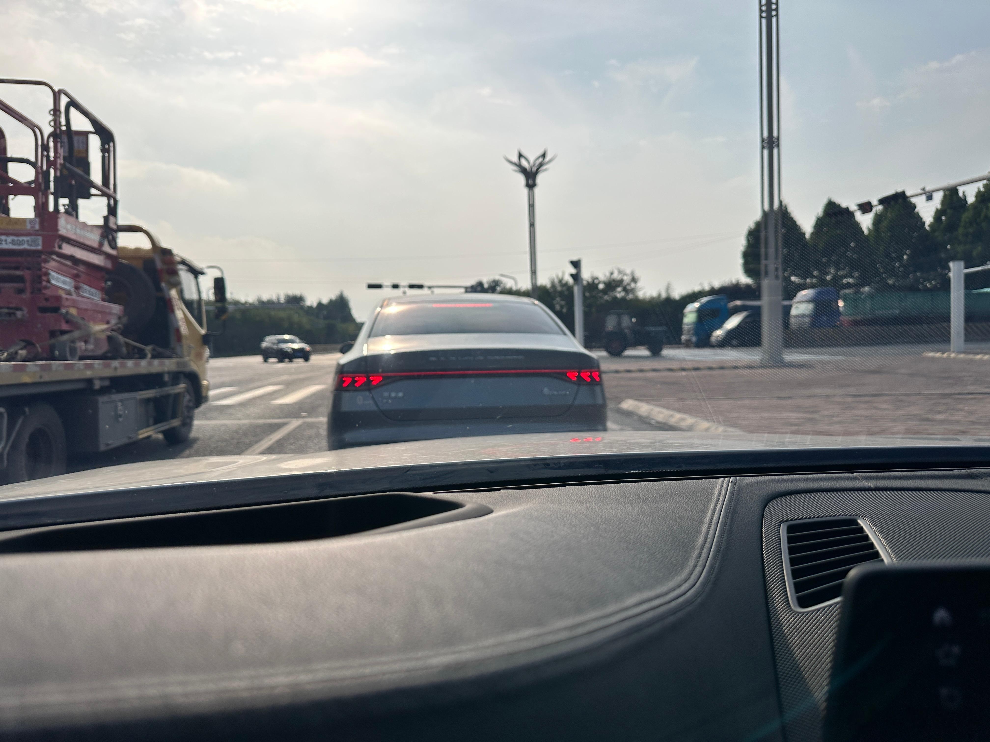 大家猜这是什么车。 ​​​