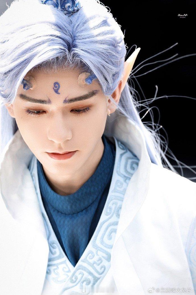 龚俊cos敖丙你好星期六龚俊 cos 敖丙，这颜值和造型，完全就是二次元破壁。 