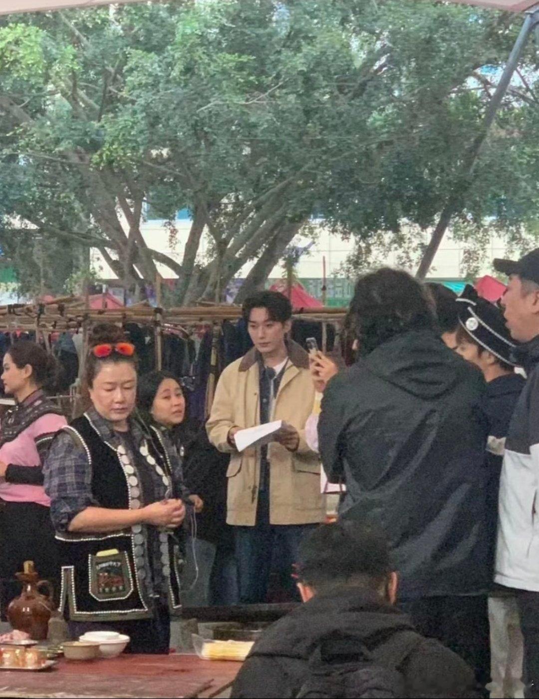 刘学义录制新综艺路透，还是央视总台全新推出的纪实旅行栏目《目的地·中国》，根正苗