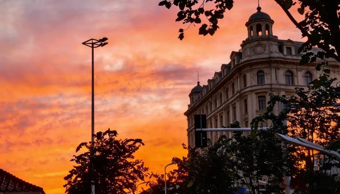 刘震云语出惊人：“现在最惨的人，不是没有钱，而是对钱完全没有概念。点一次外卖，可