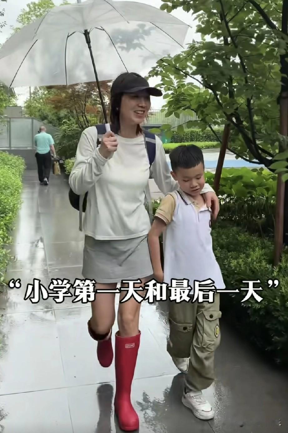 我要是秋天，长大了都得恨这样的妈。

身为孩子亲妈，连孩子多大了，上几年级都不知