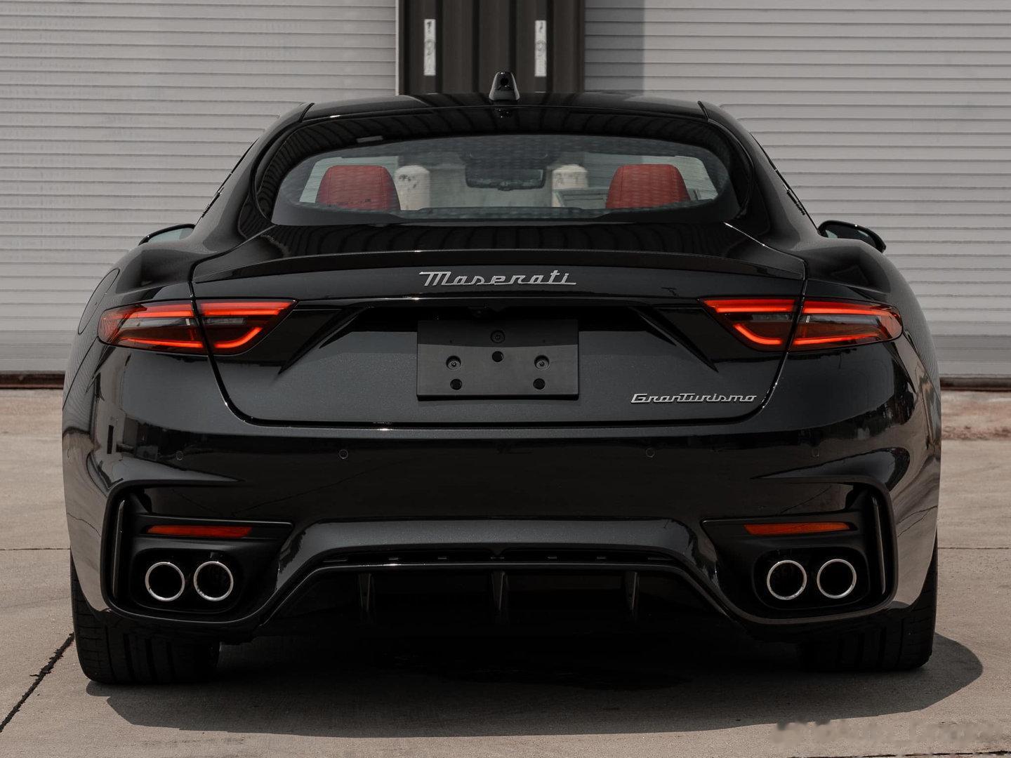 7月陪朋友提MC20的时候体验了一下GranTurismo，当时就觉得作为一个V