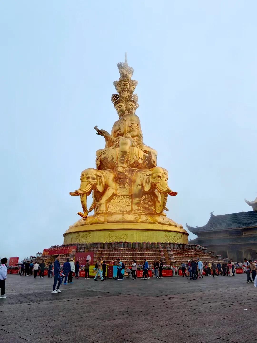 #发一张图证明你来过峨眉山#这张峨眉山金顶大佛照片，是2024年9月29日中午拍