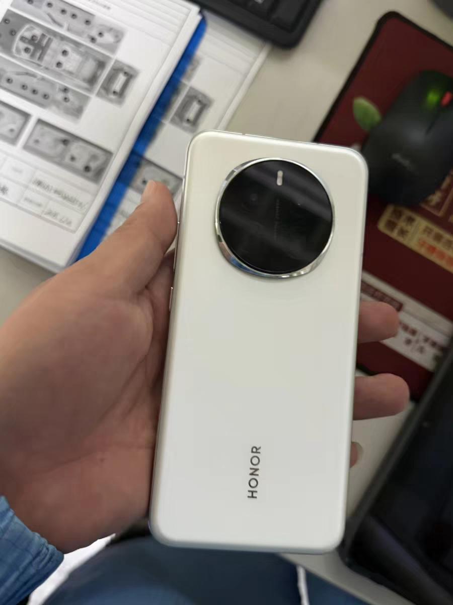 荣耀Magic7用户又赚到了，可靠消息，Magic8上的AI追色功能马上就要安排