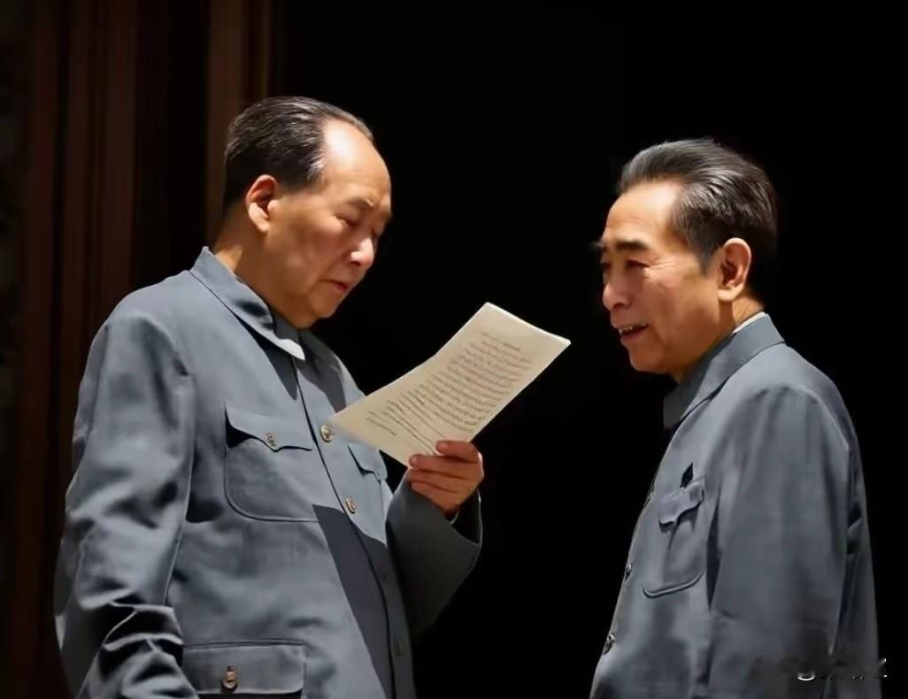 两位伟人肝胆相照，志同道合，心往一处想，劲往一处使。