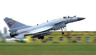 新加坡媒体曾称：中国的歼10、霹雳15虽然打下了阵风，但是不代表中国武器比西方先